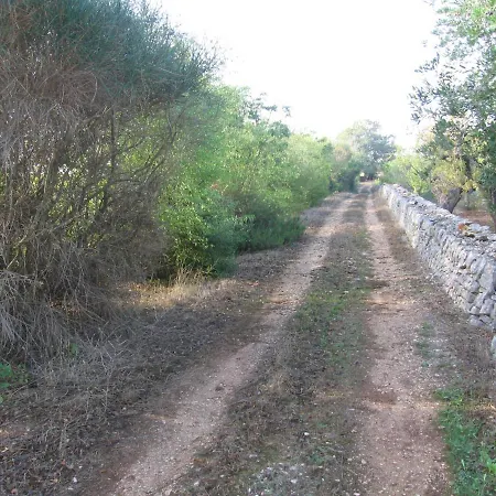 Masseria Dei Monelli * 孔韦尔萨诺